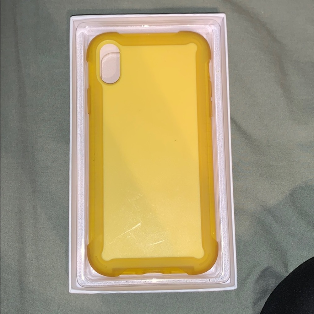 yellow iphone xr case